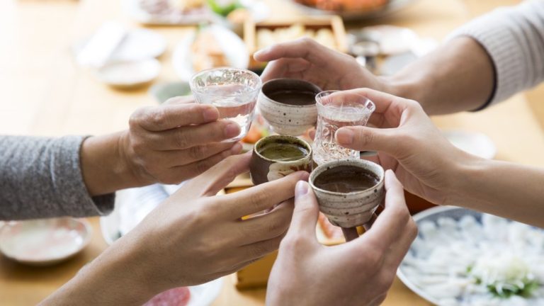 How to Say Cheers In Japanese: Amazing History of Japan’s Drinking Toast